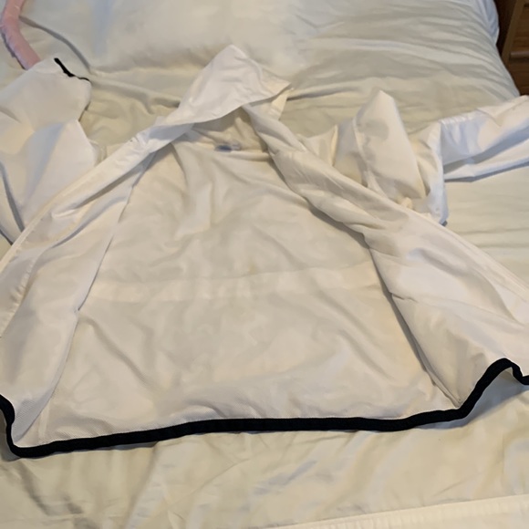 Jacket, hooded, White with mesh lining and Navy trimmed bottom and sleeves,  L. - Picture 11 of 11